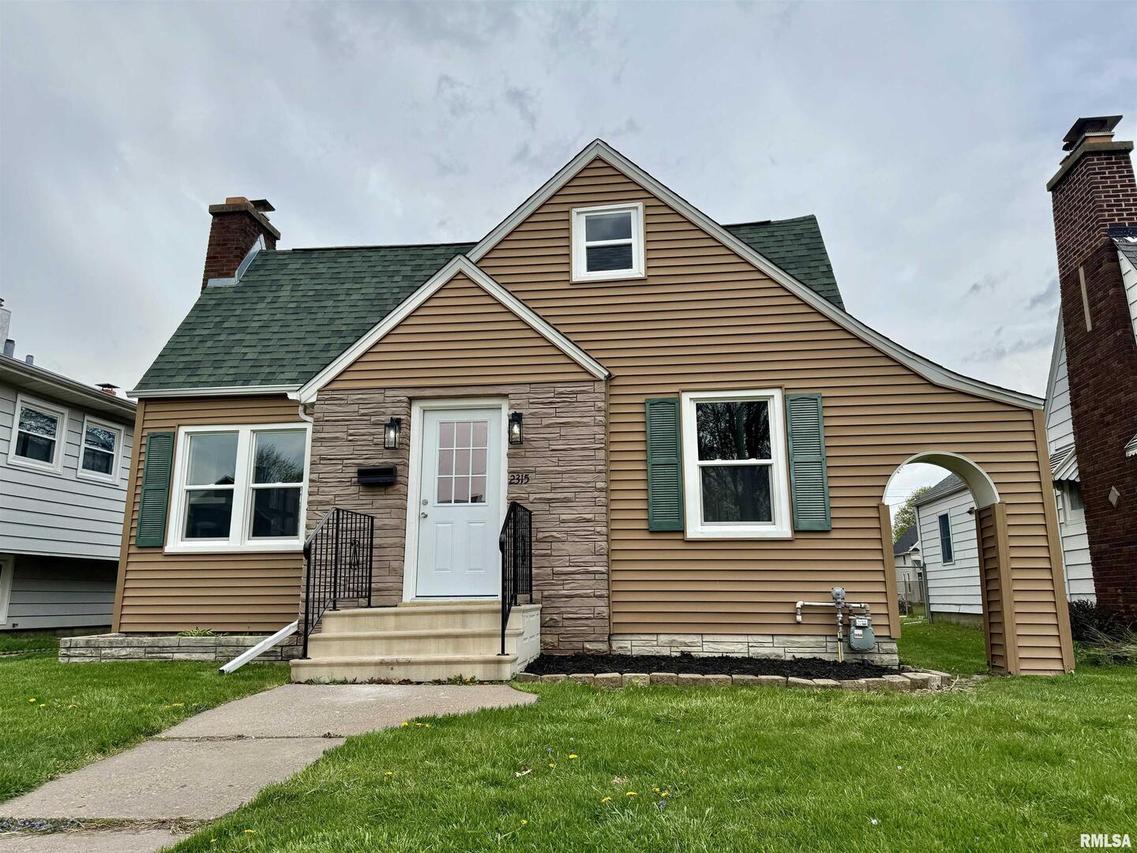 2315 5th St., Moline, IL 61265
