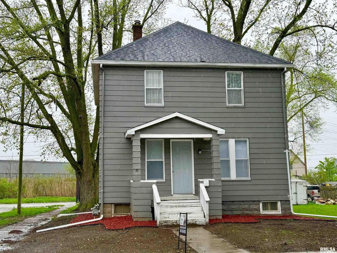 1360 12th Ave., East Moline, IL 61244