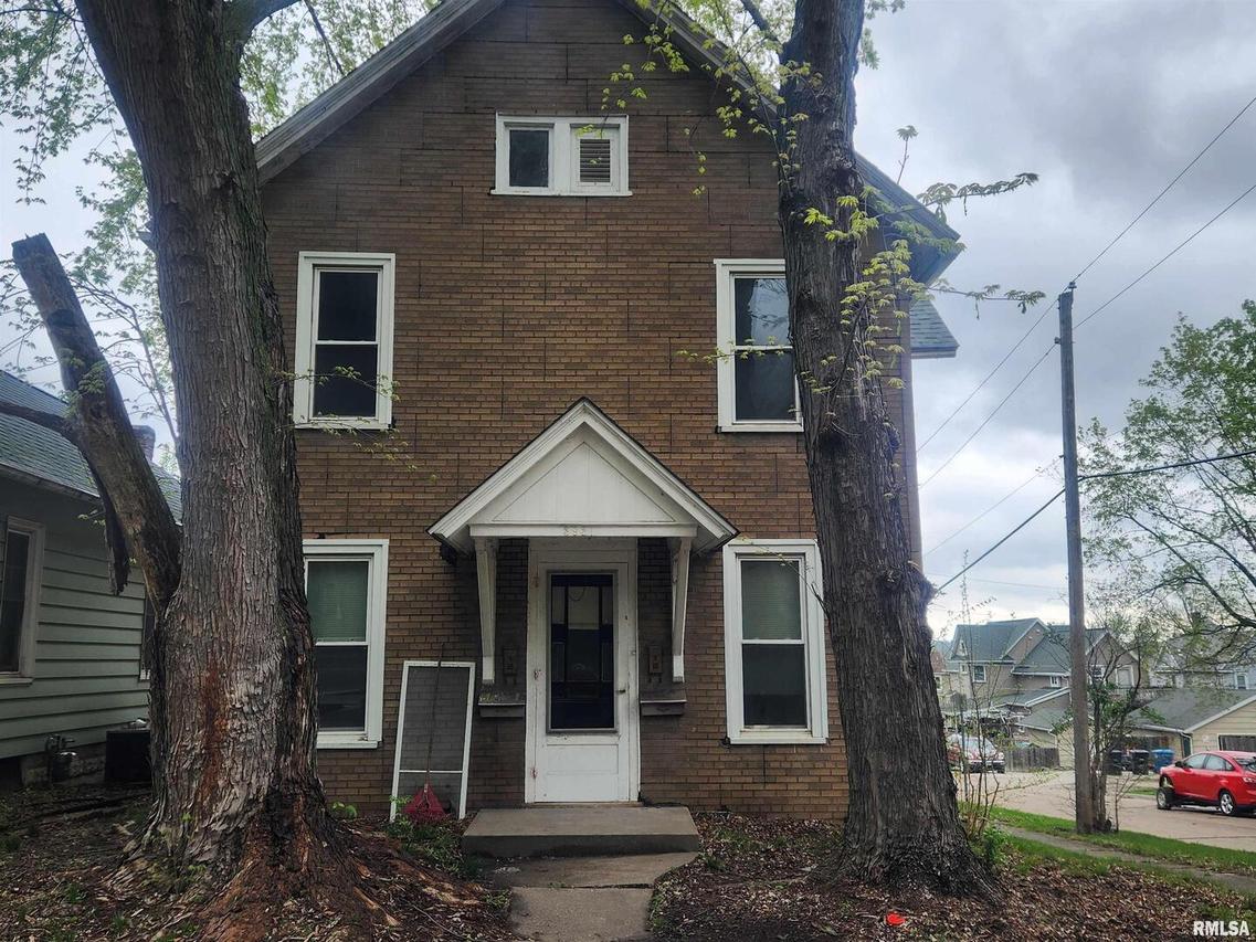 3931 8th Ave., Rock Island, IL 61201