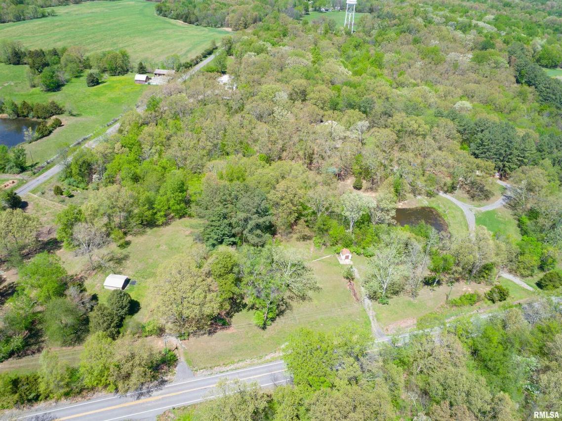 22394 Corinth Rd., Thompsonville, IL 62890