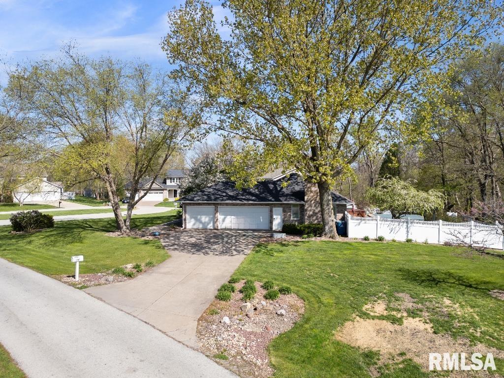 2202 Larkspur Cir., Port Byron, IL 61275