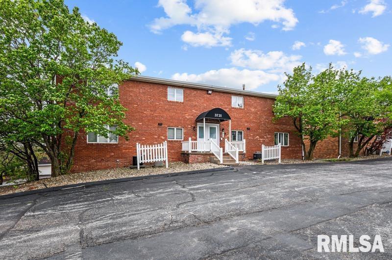 3721 35th St. #3, Moline, IL 61265