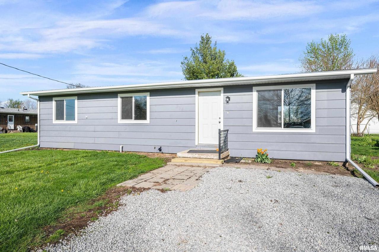 304 N 7th Ave., New Windsor, IL 61465