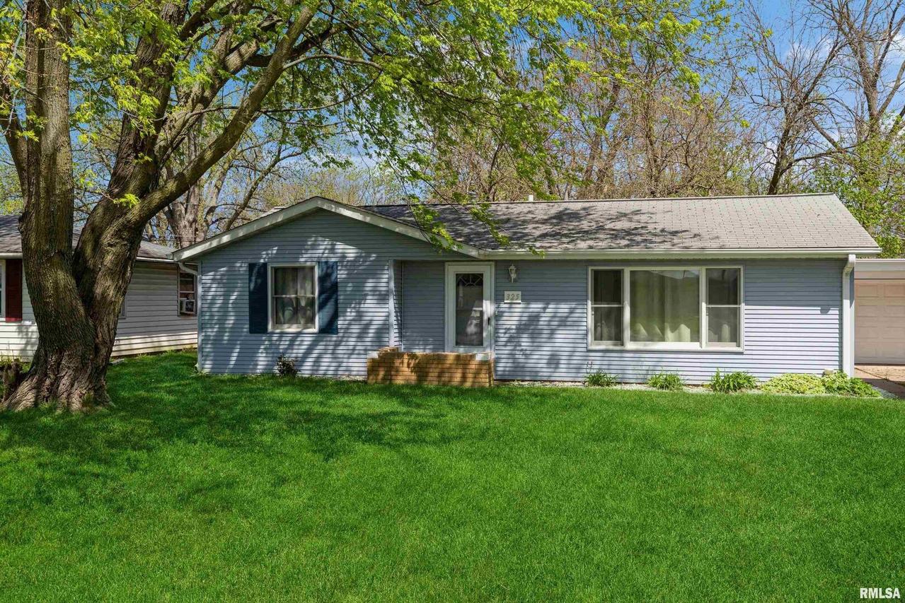 325 16th Ave., Silvis, IL 61282