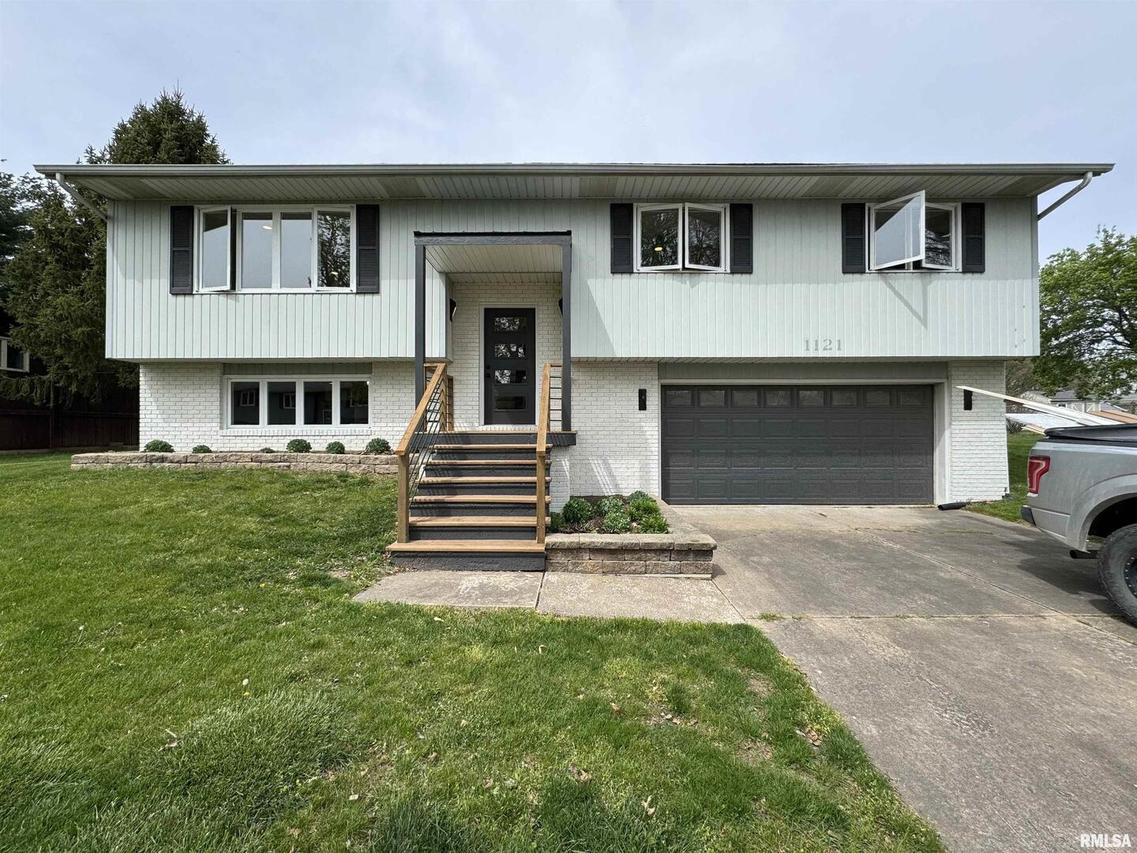 1121 Mark St., Colona, IL 61241