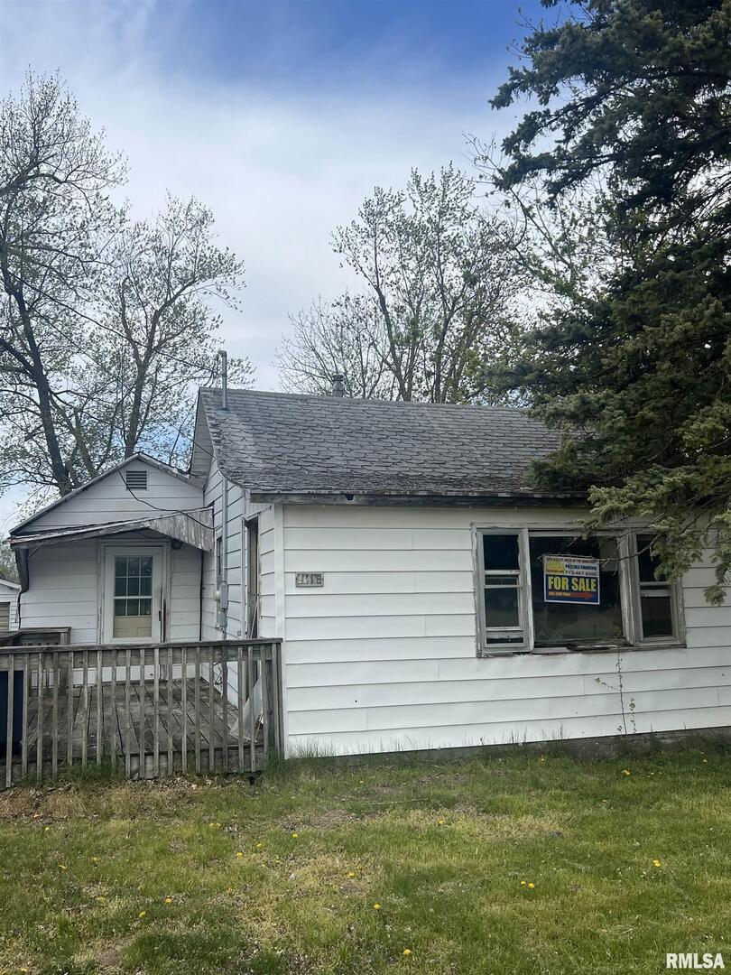 448 Jackson St., Hillsdale, IL 60521