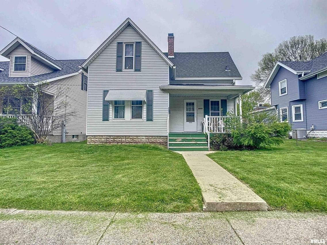 2420 4th St., Moline, IL