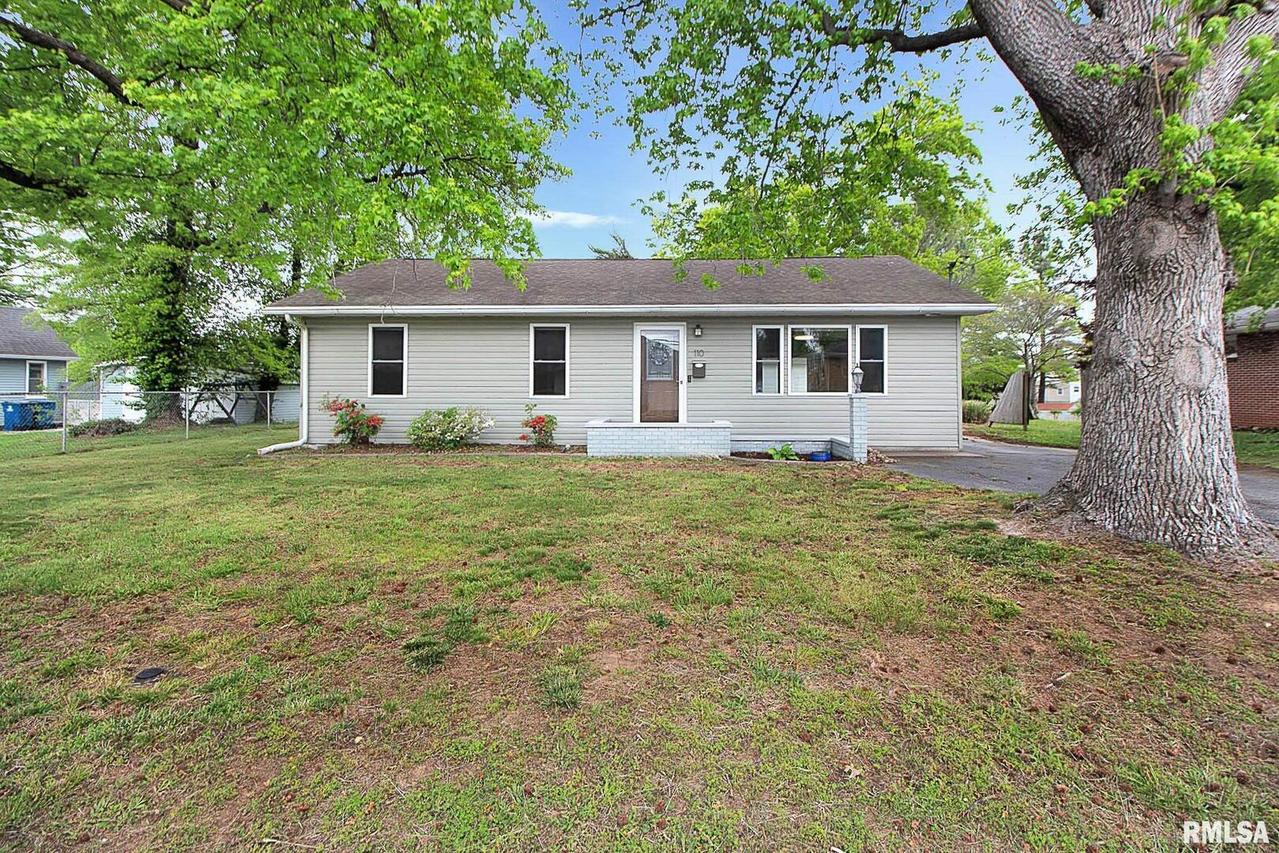 110 California St., Carterville, IL 62918