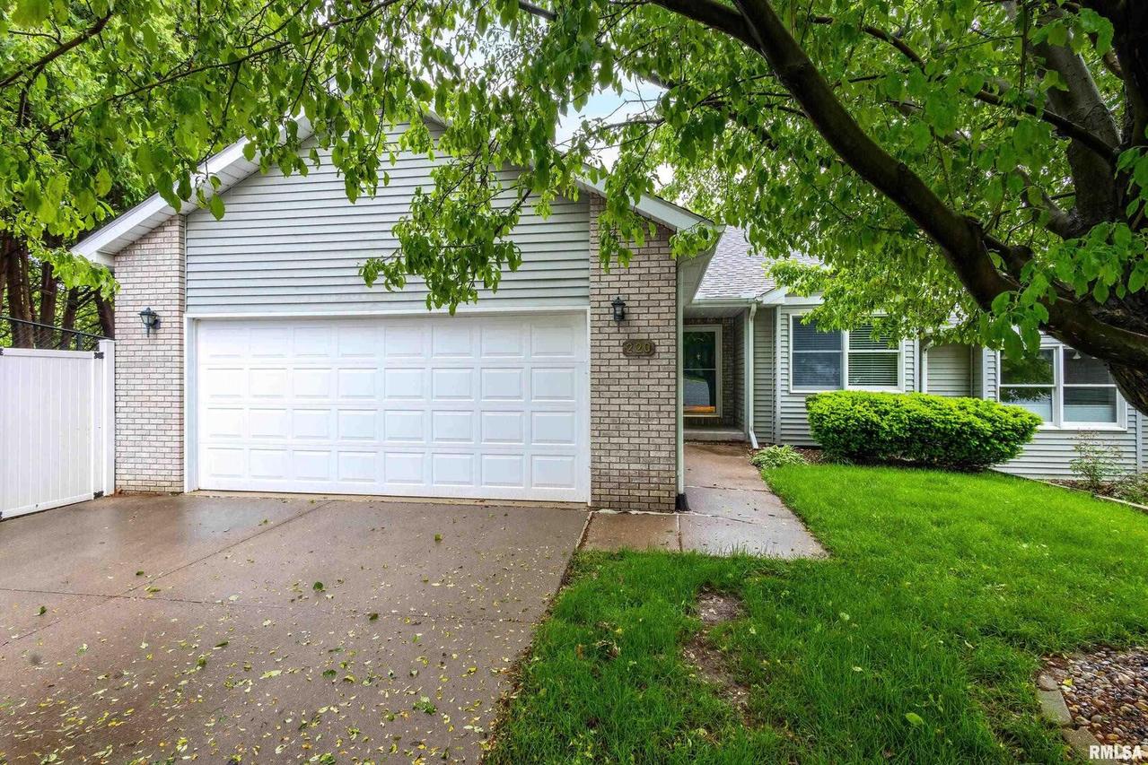 220 3rd St. #2, Port Byron, IL 61275