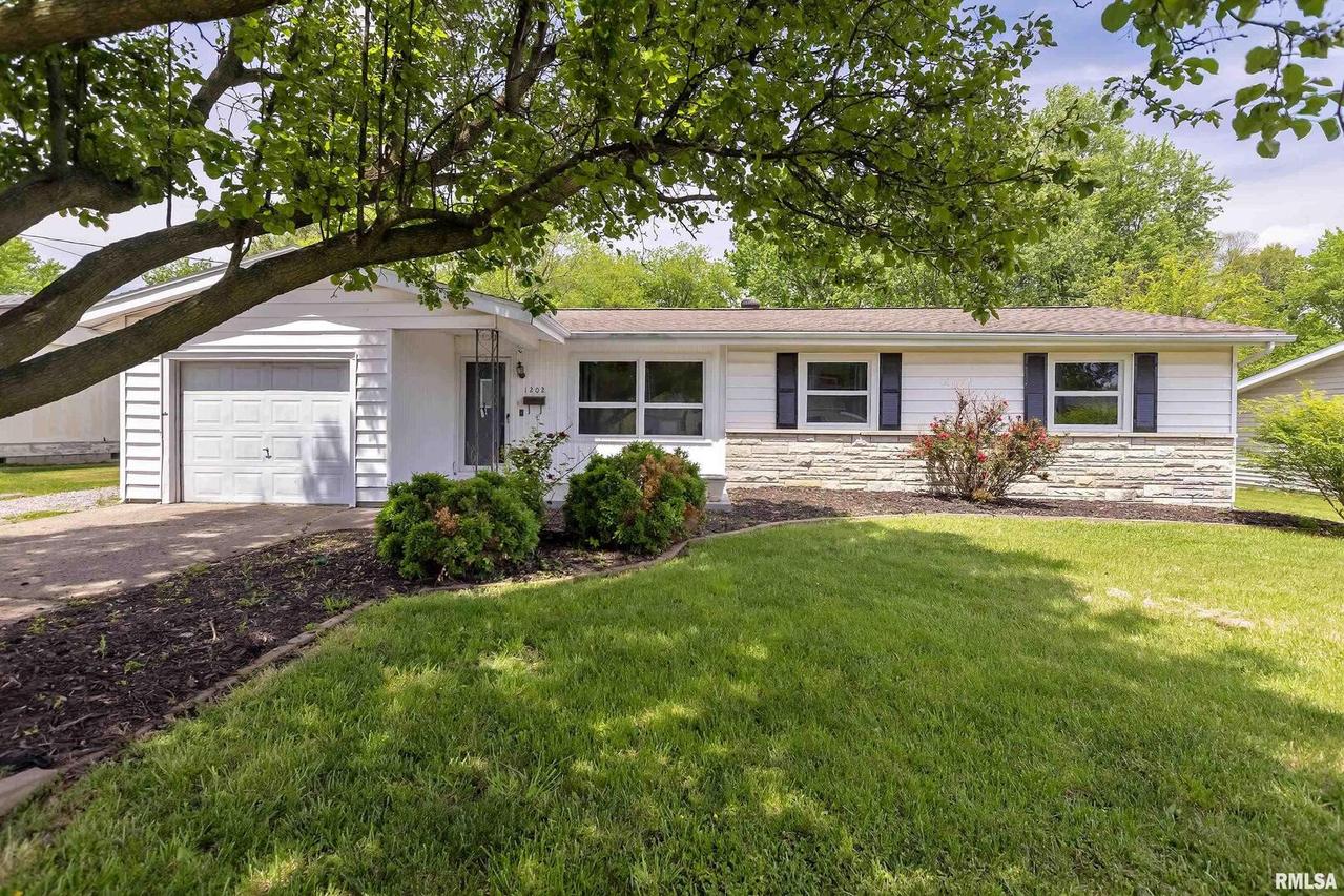1202 W White St., Marion, IL 62959