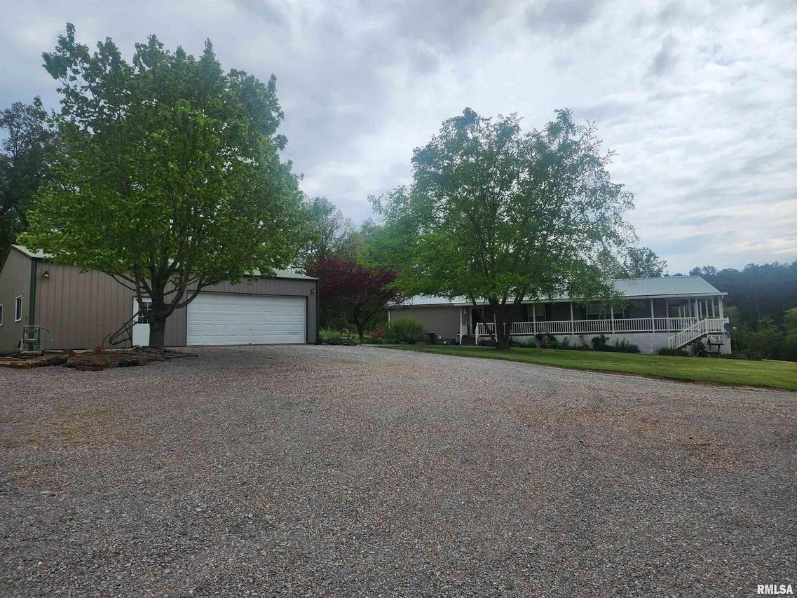 115 New Home Rd., Stonefort, IL 62987