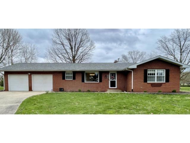 800 Adrian Dr., Sherman, IL 62684