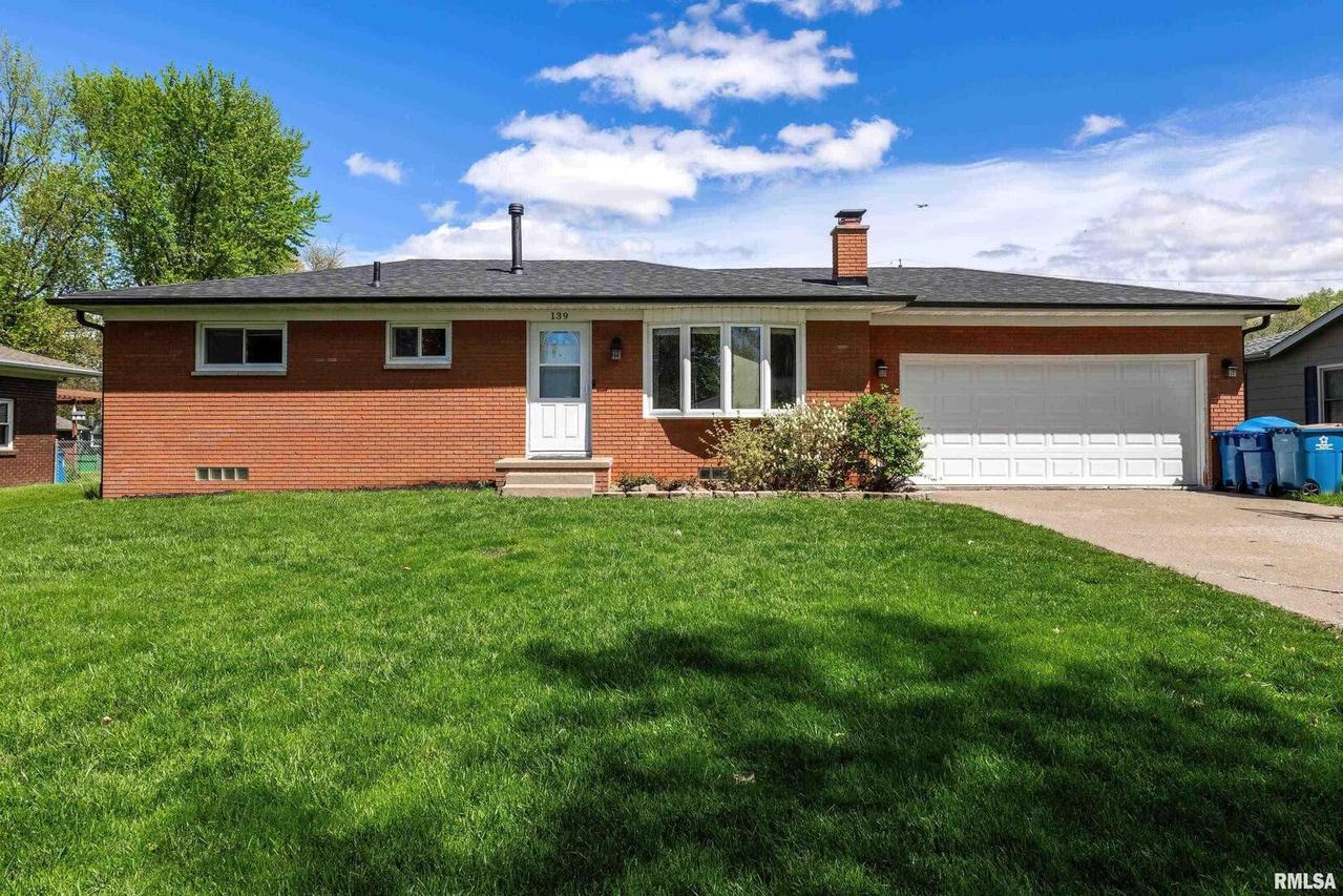 139 E 3rd St., Coal Valley, IL 61240