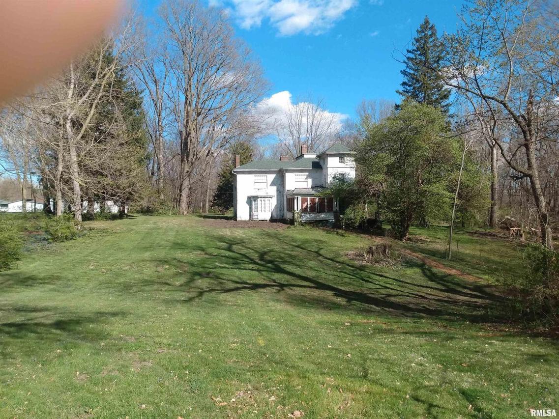 916 SE 2nd Ave., Aledo, IL 61231