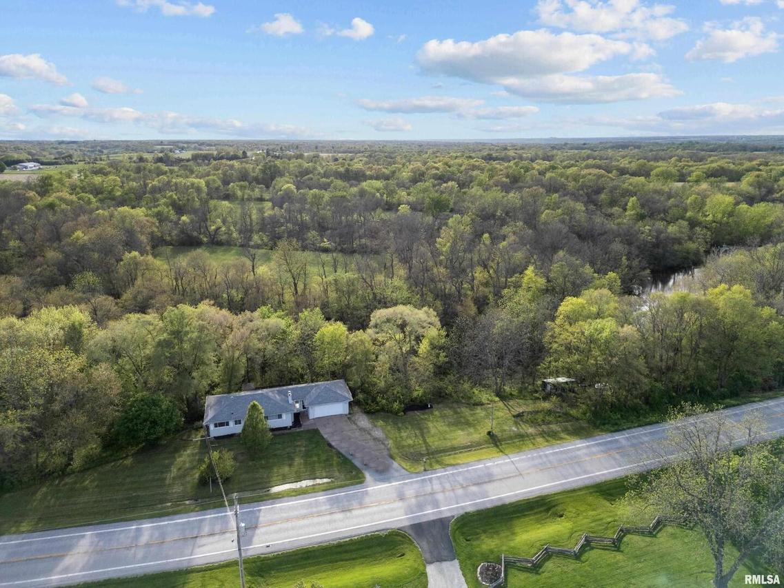 10520 Turkey Hollow Rd., Taylor Ridge, IL 61284