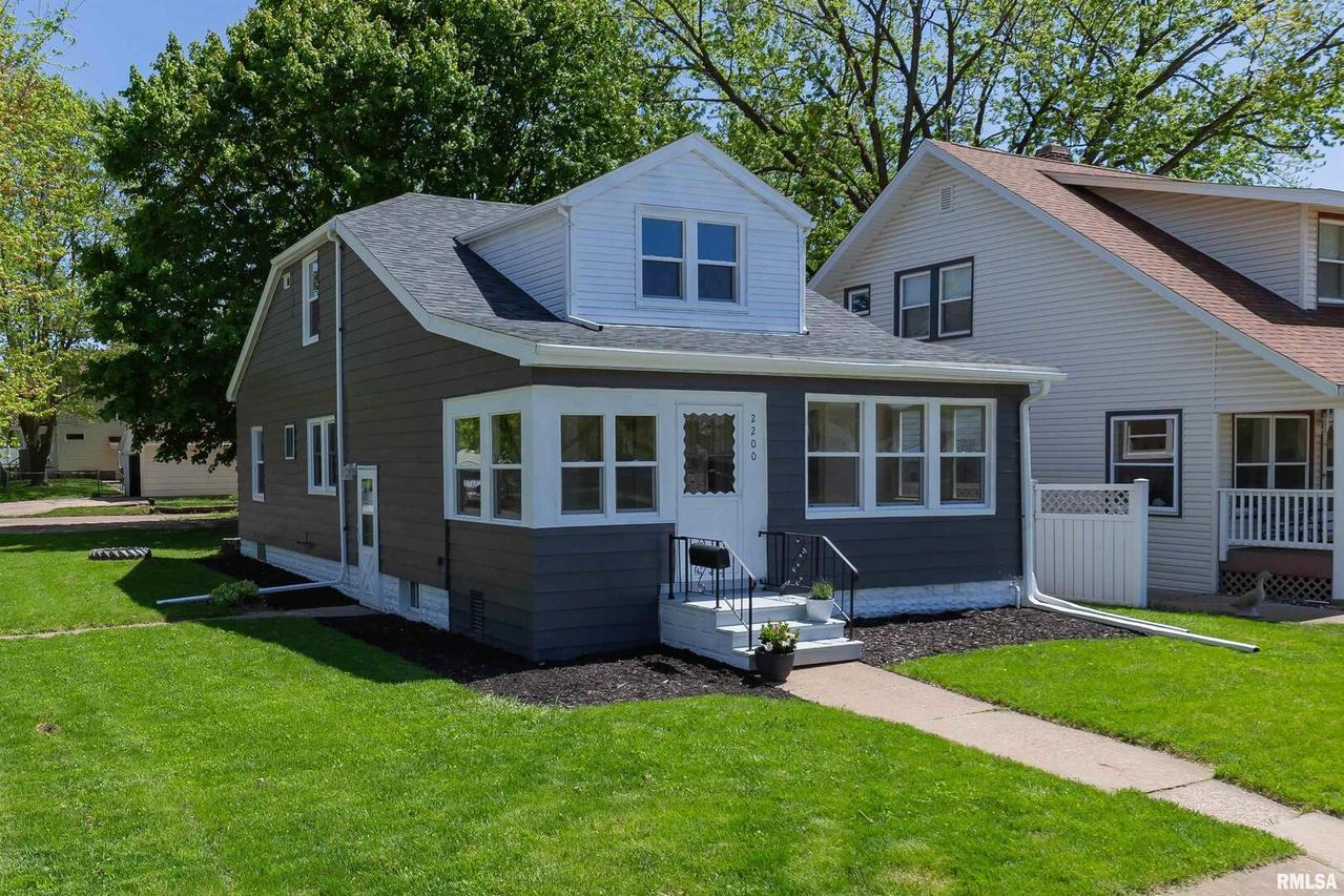 2200 6th St., Moline, IL 61265