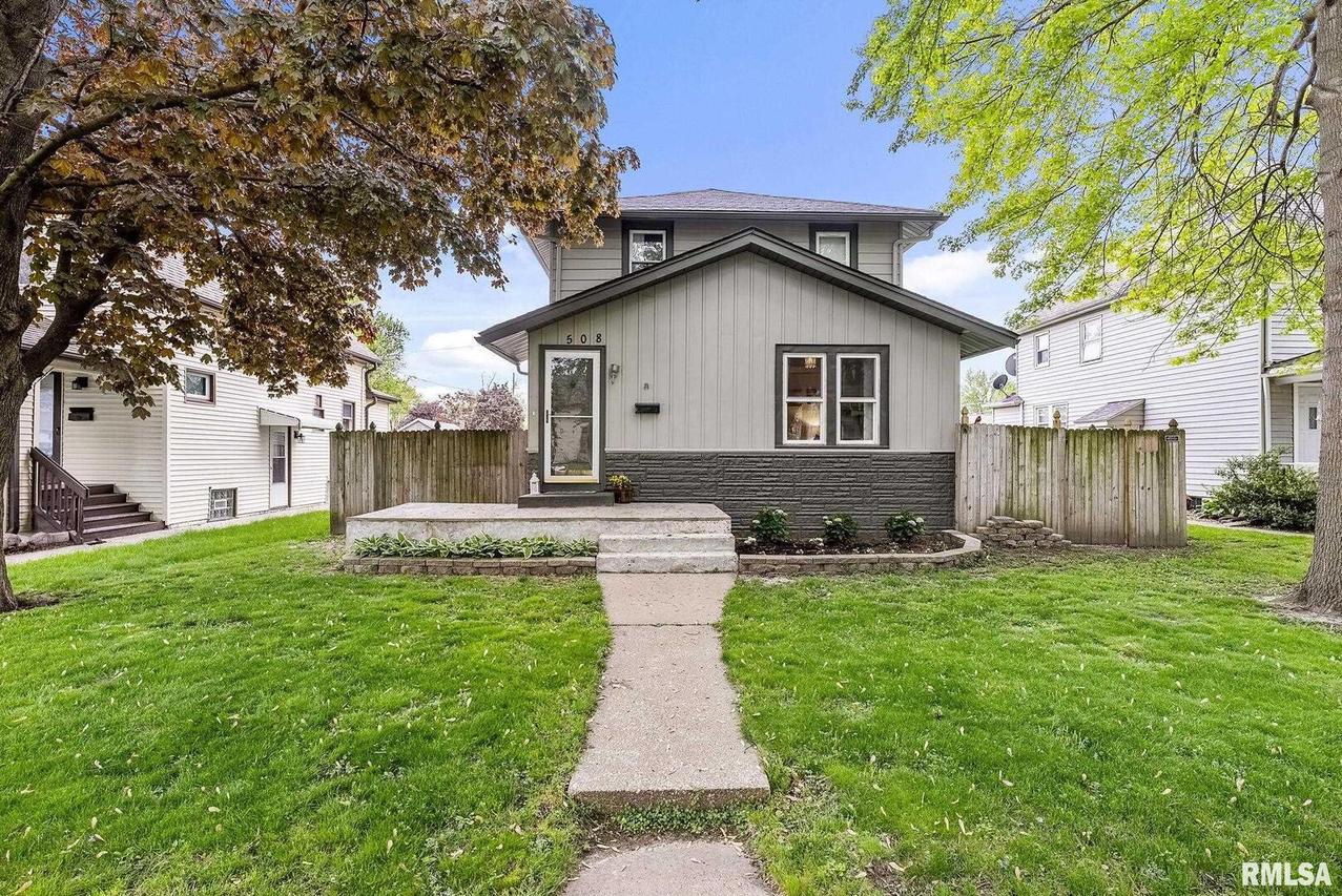 508 25th Ave., Moline, IL 61265