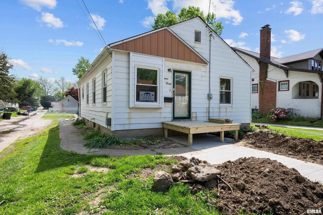 1620 20th Ave., Rock Island, IL 61201