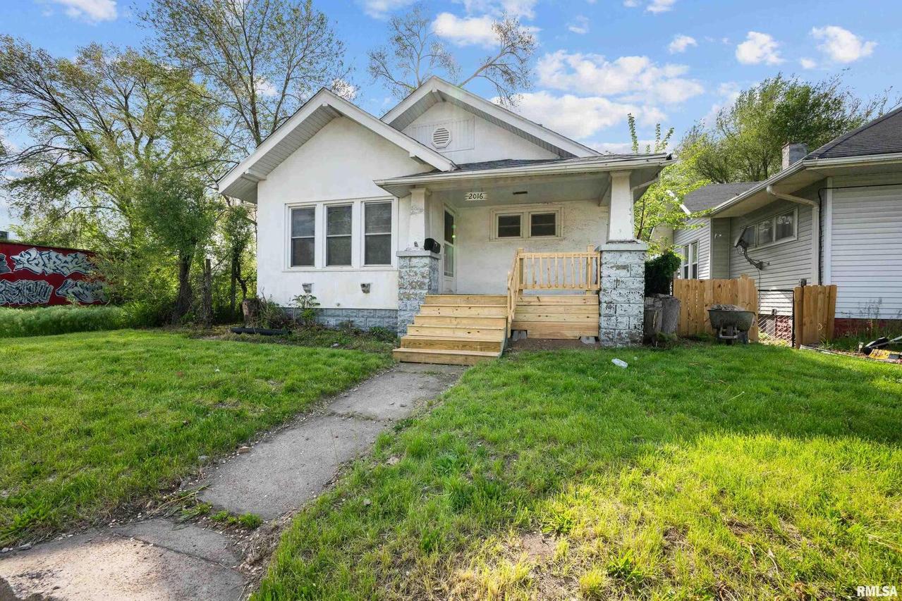 2016 11th St., Rock Island, IL 61201