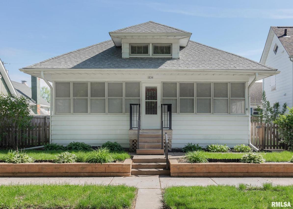 1834 16th Ave., Moline, IL 61265