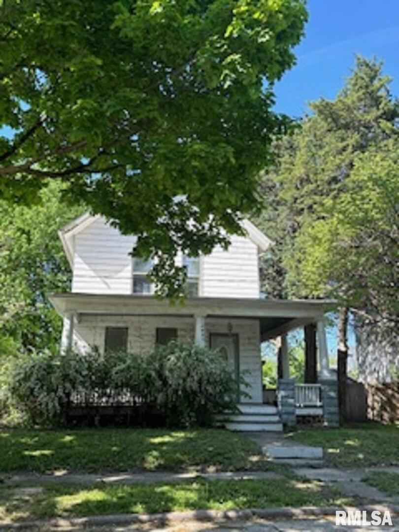 2409 5th Ave., Moline, IL 61265