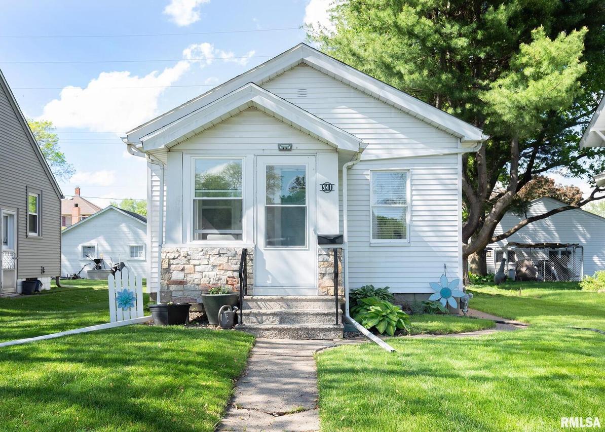 541 27th Ave., Moline, IL 61265