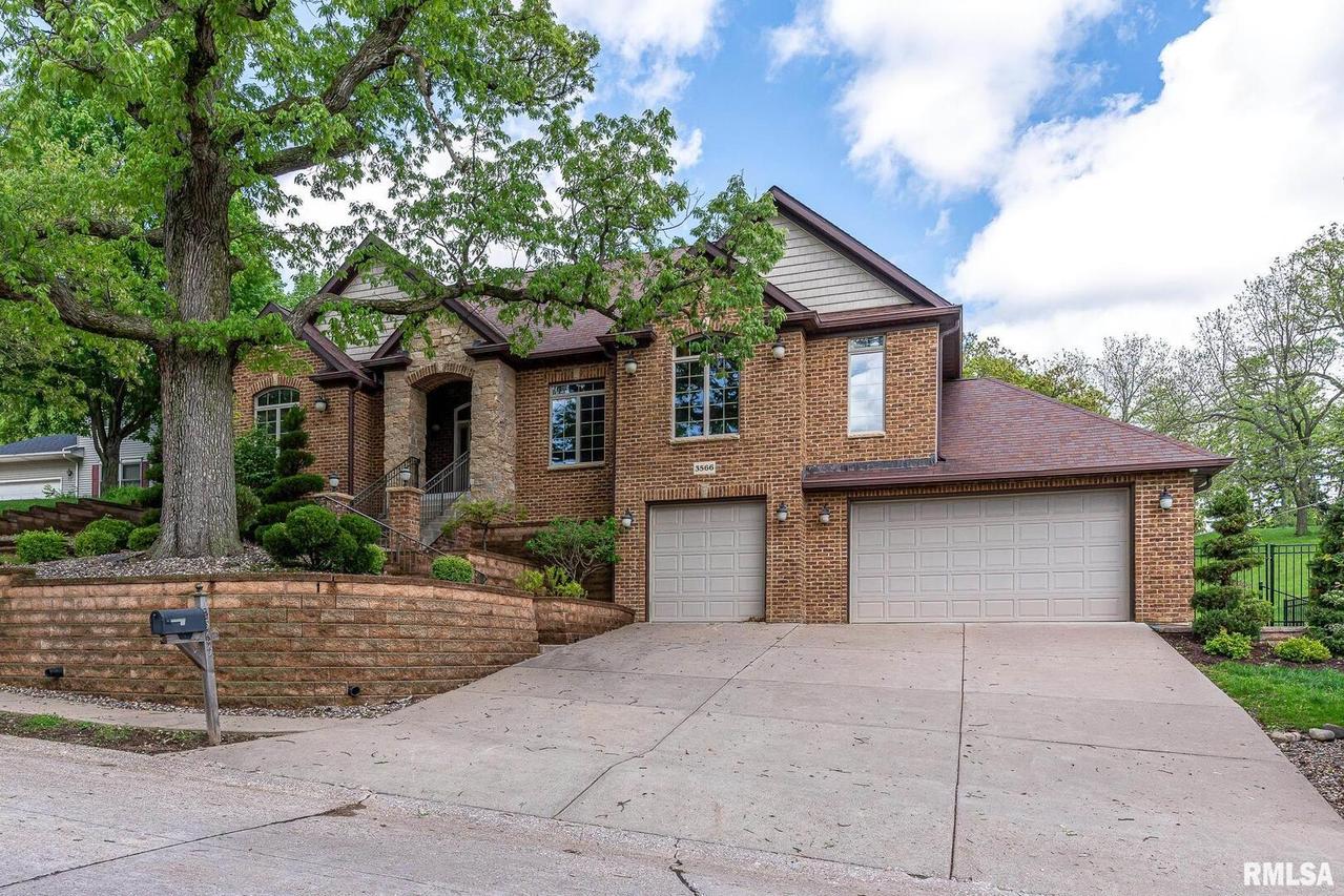 3566 49 St., Moline, IL 61265