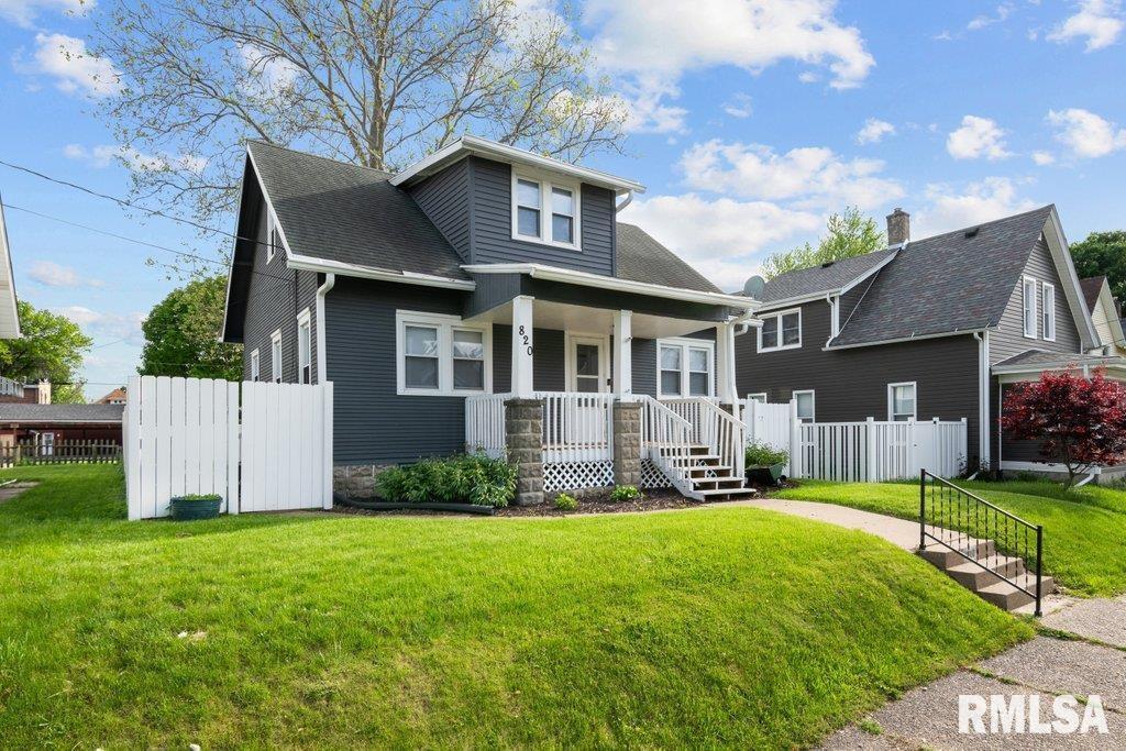 820 17th Ave., Moline, IL 61265
