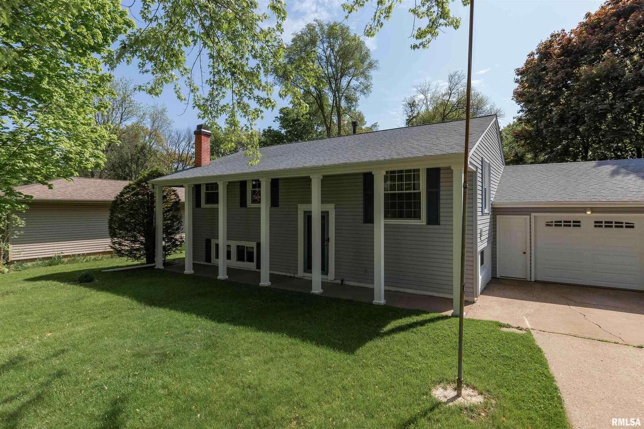 415 12th Ave., Hampton, IL 61256