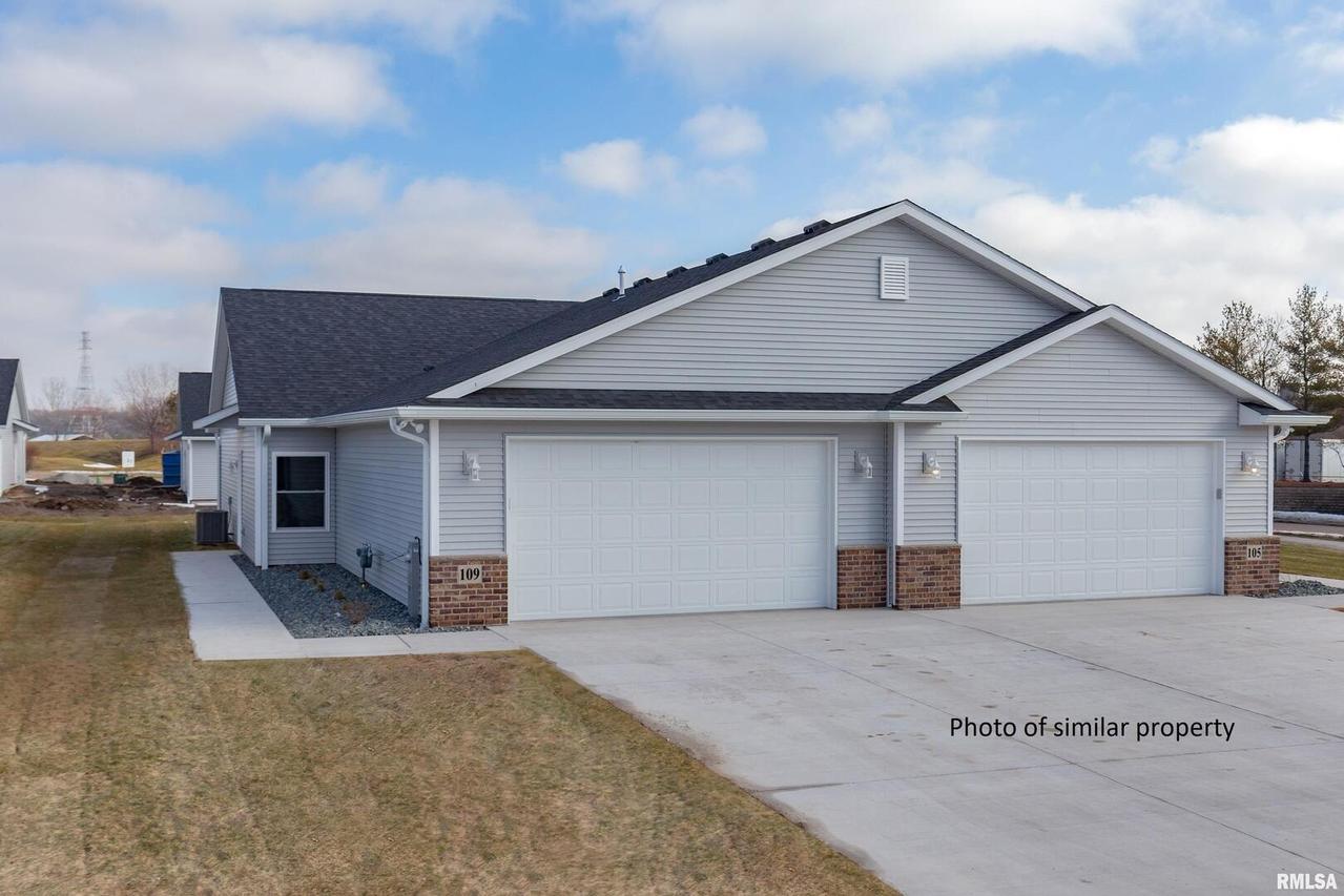 194 Beacon Harbor Cir., East Moline, IL 61244