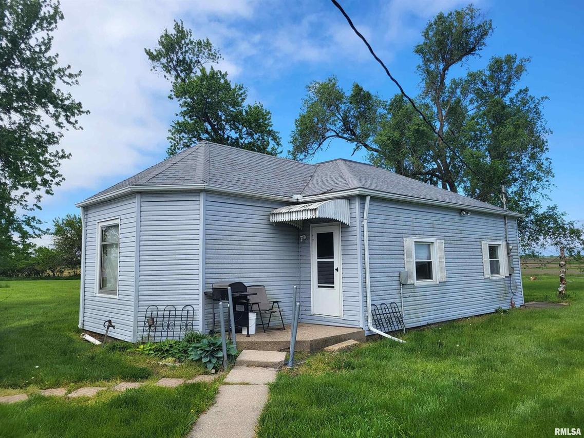 2260 Jersey St., Huntsville, IL 62344