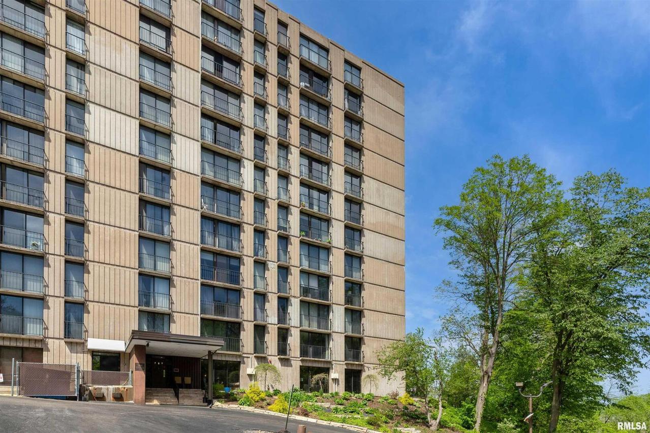 1800 7th St. #4C, East Moline, IL 61244