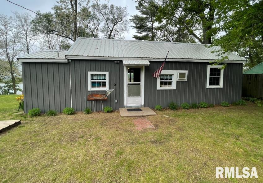 936 42nd St., New Boston, IL 61272