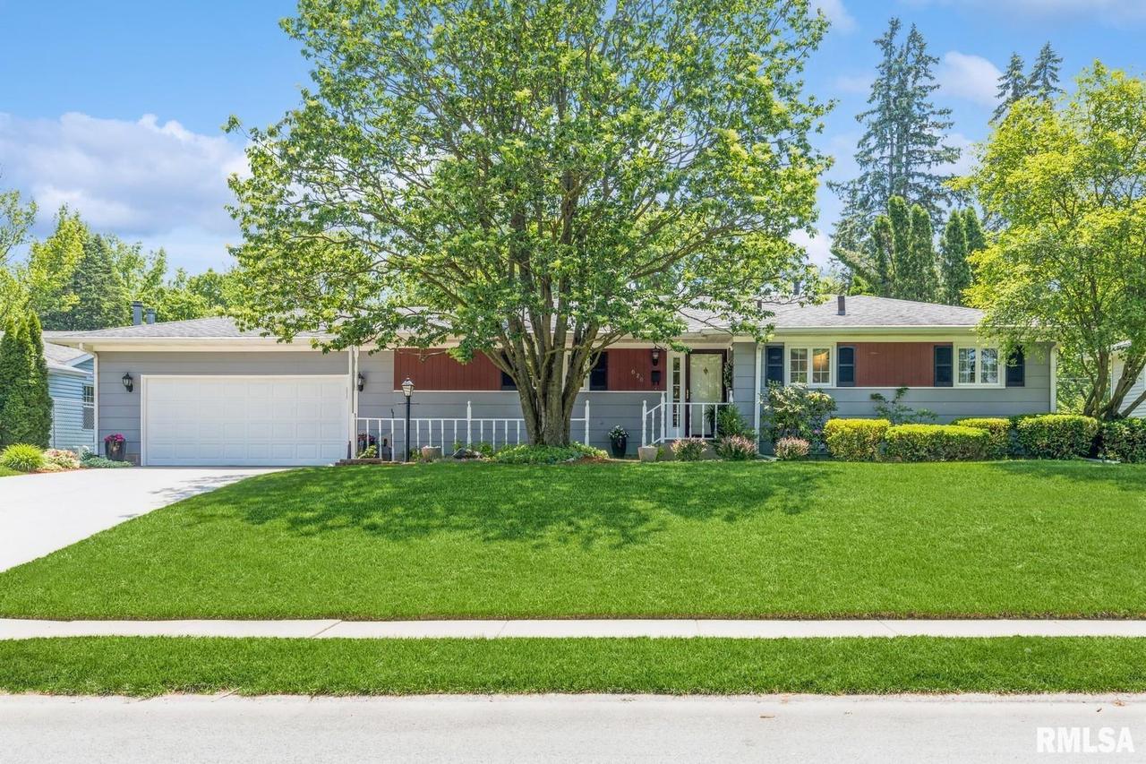 628 34th Ave., East Moline, IL 61244