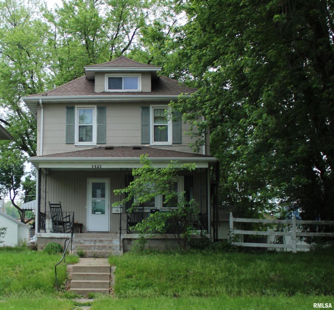 1421 18th Ave., Moline, IL 61265