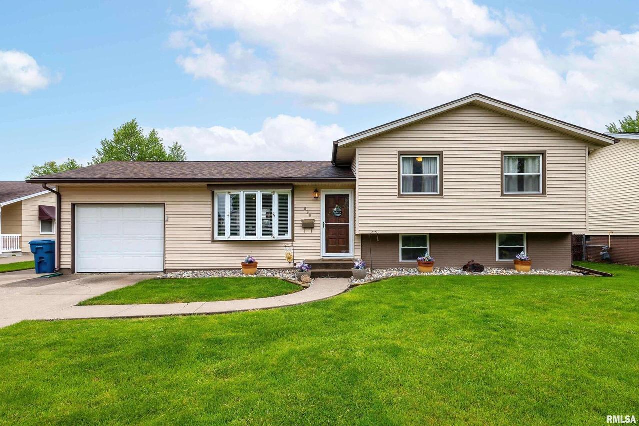 538 30th Ave., East Moline, IL 61244