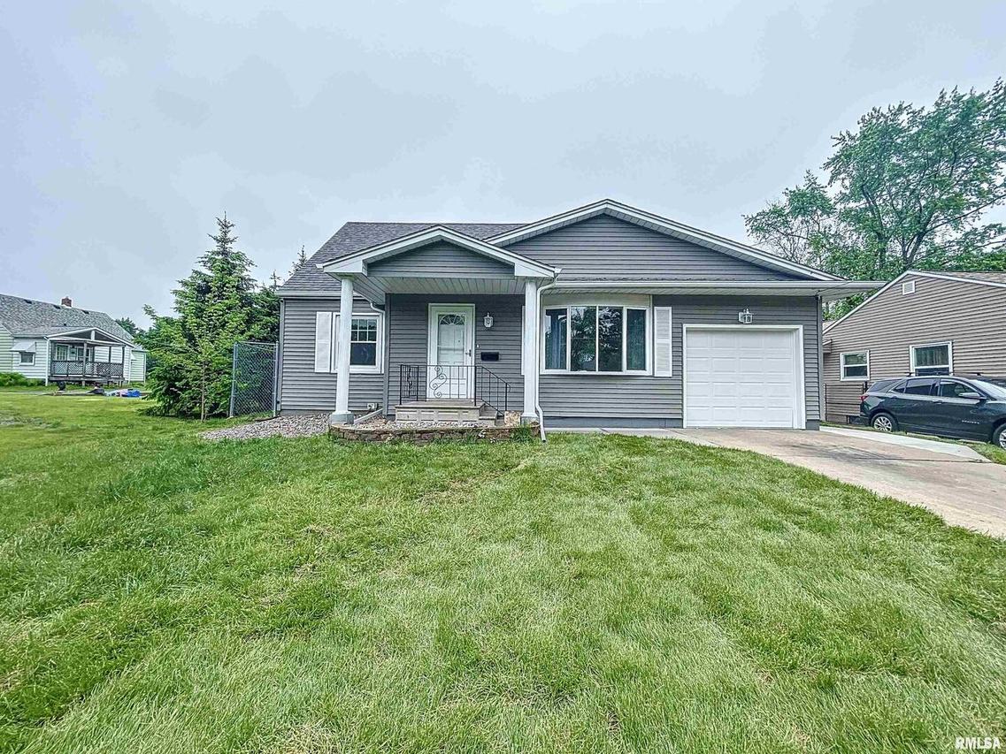 2115 32nd St., Rock Island, IL 61201