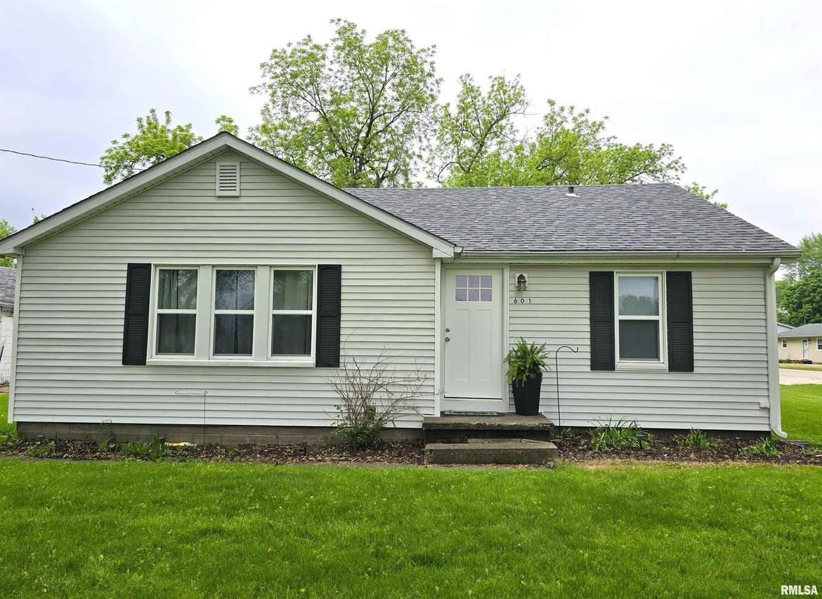 601 3rd Ave., Colona, IL 61241