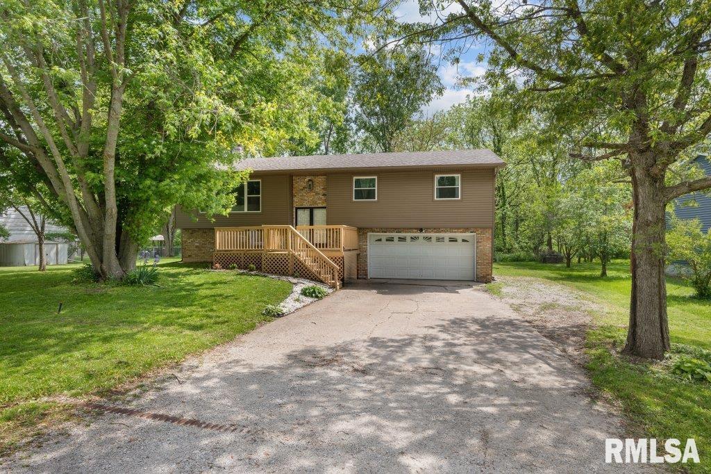 69 Sunny Hill Dr., Orion, IL 61273
