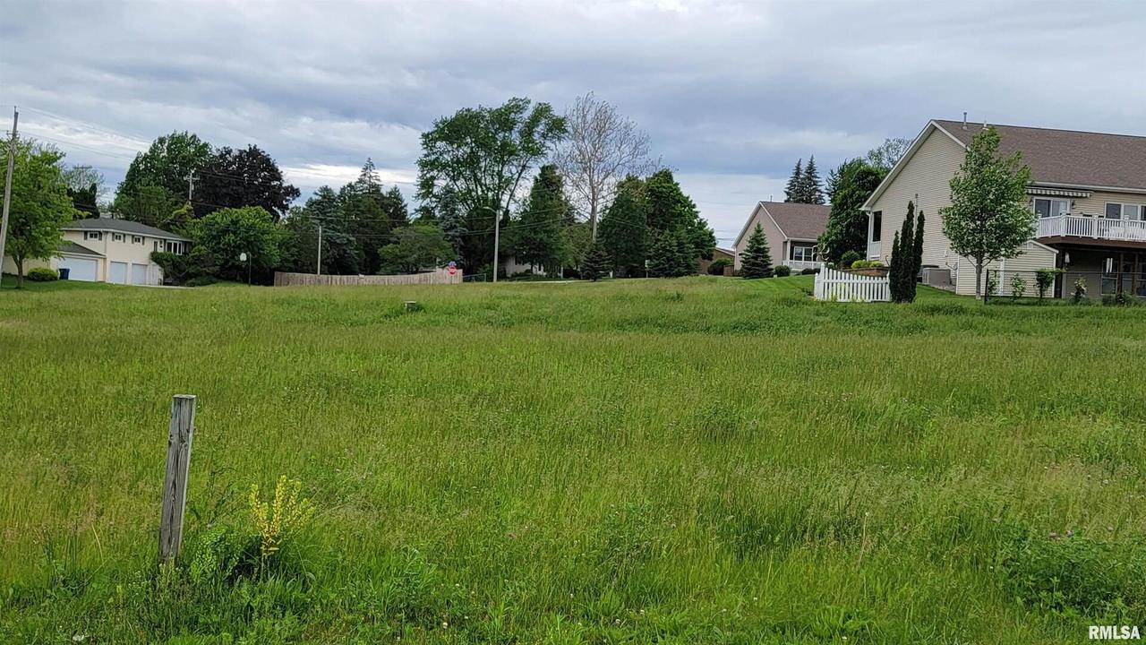 1810 E 6th St. #A, Coal Valley, IL 61240