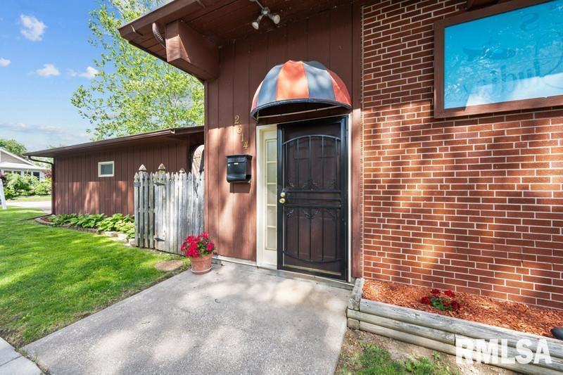 2614 5th St., Moline, IL 61265