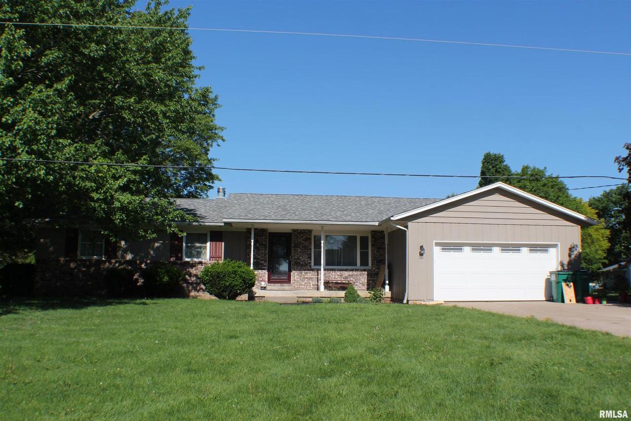 10 Becky Ct., Coal Valley, IL 61240