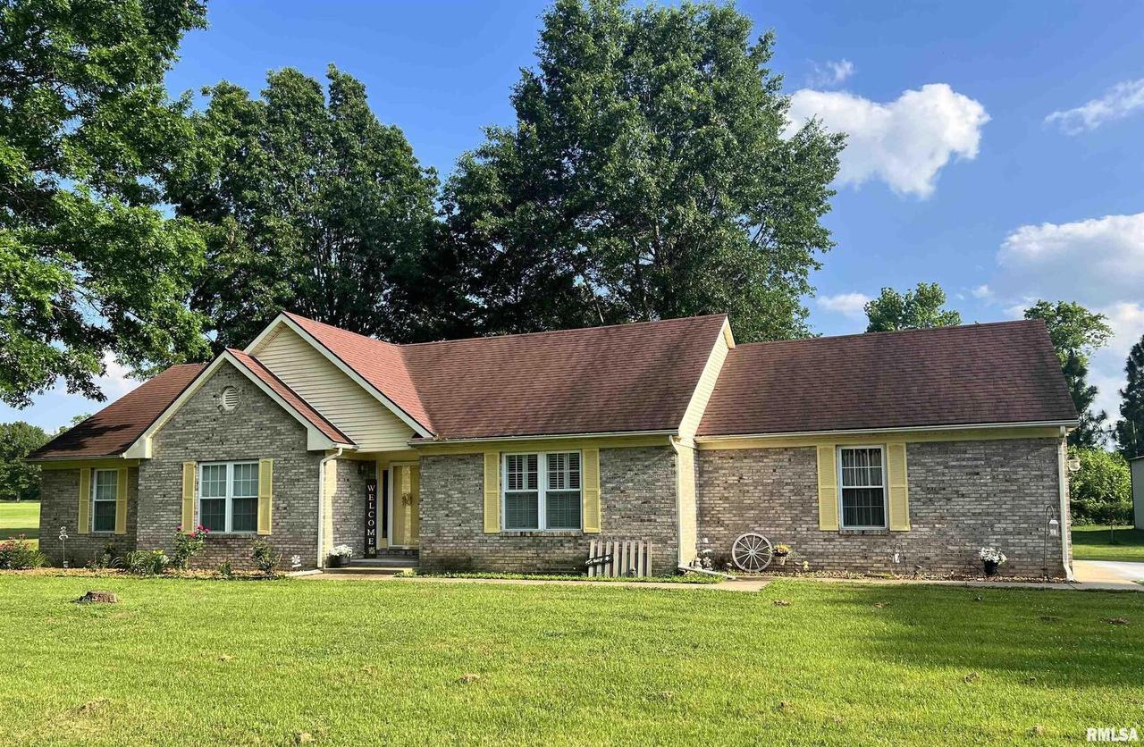 10947 Ferges Rd., Johnston City, IL 62951