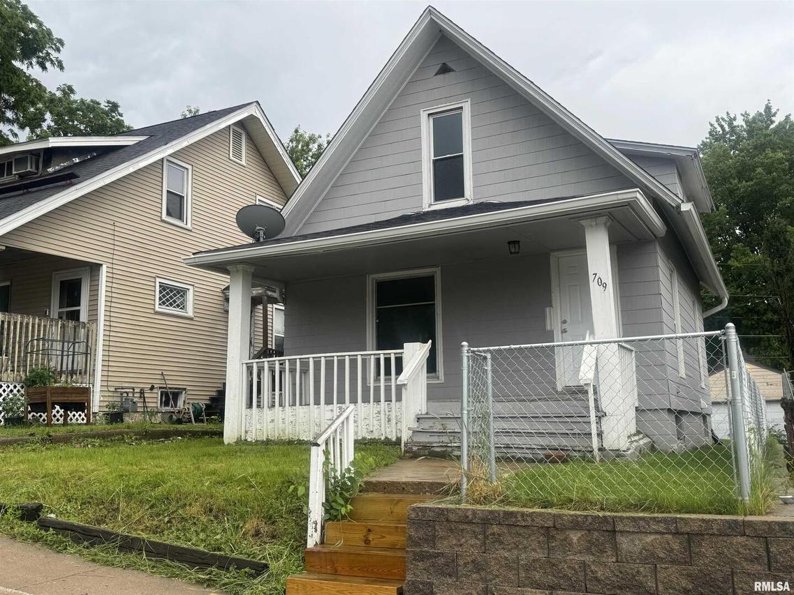 709 23rd St., Moline, IL 61265