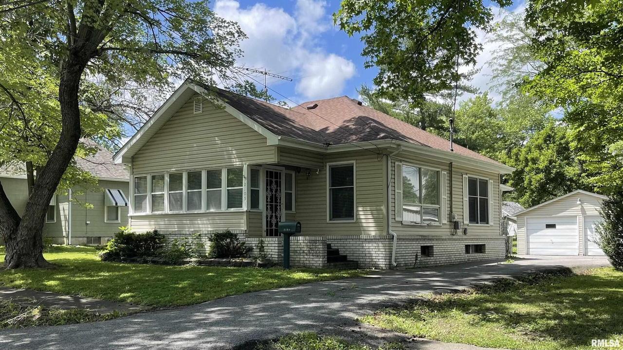 2105 E Elm, West Frankfort, IL 62896