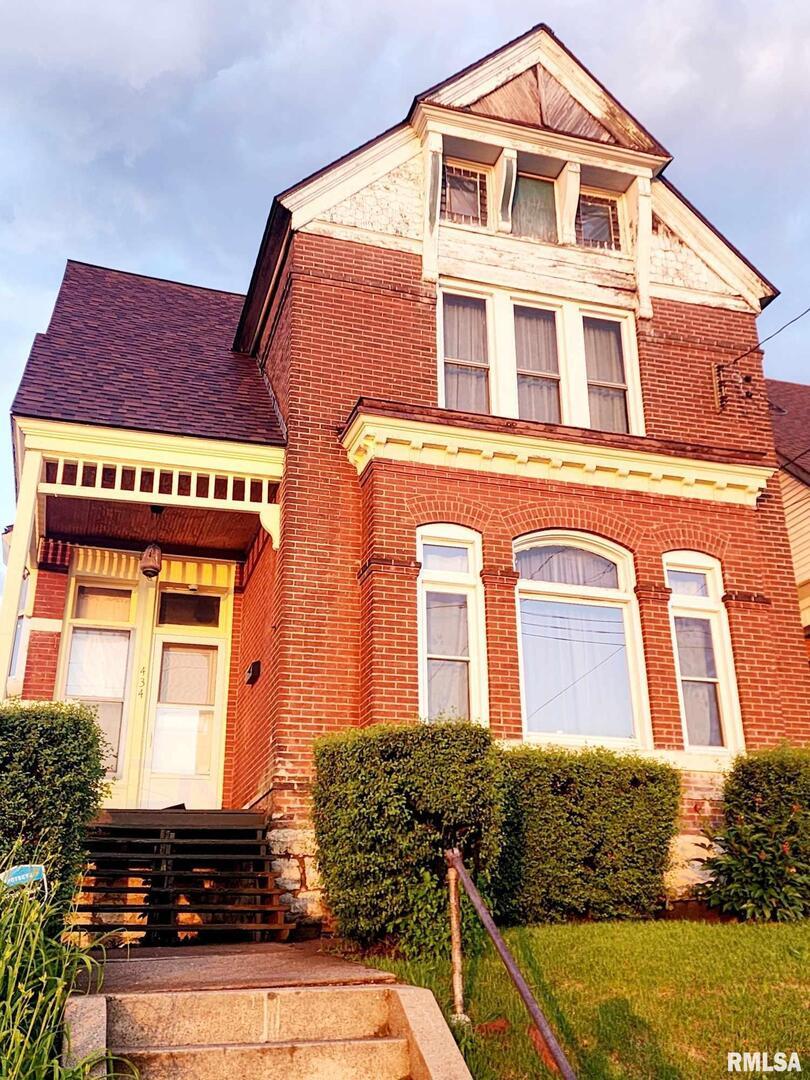 434 N 5th St., Quincy, IL 62301