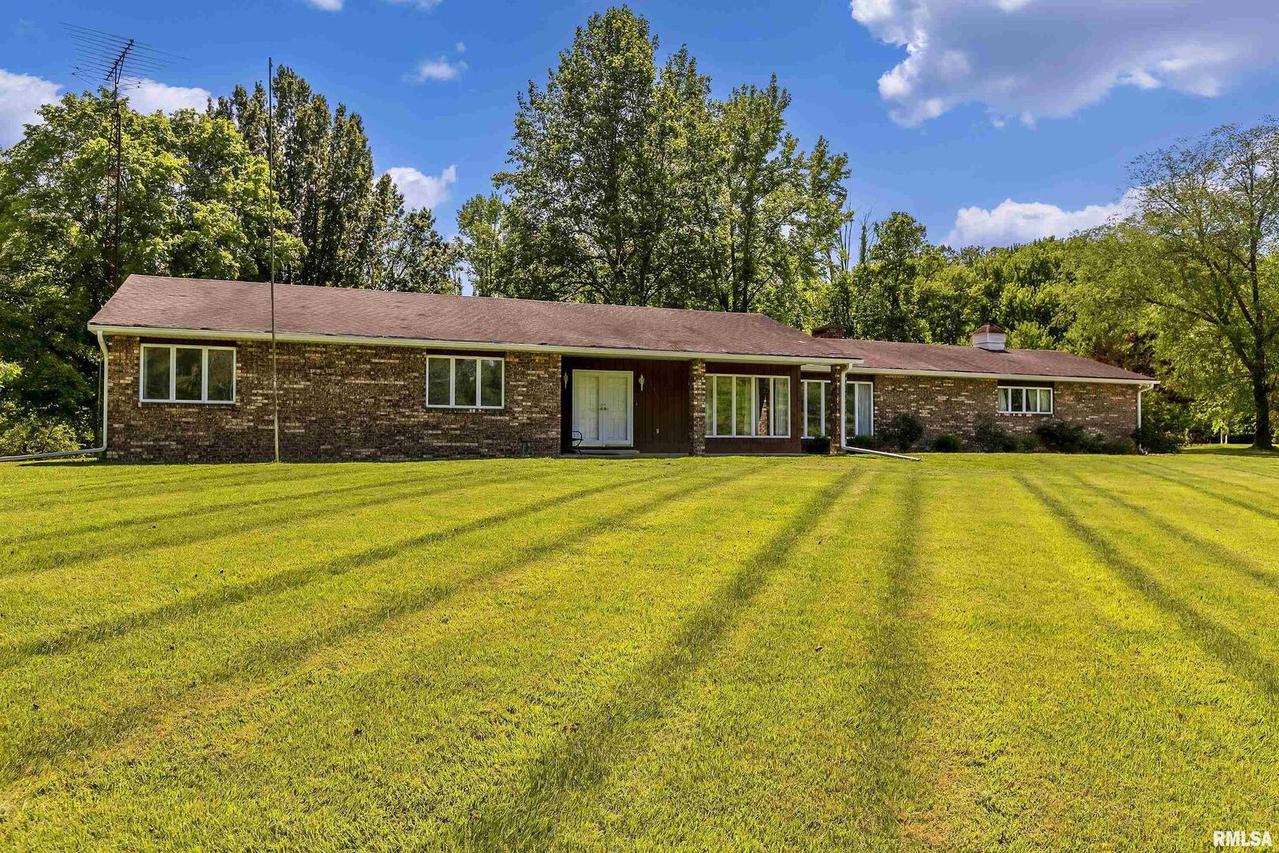 230 White Tail Rd., Murphysboro, IL 62966