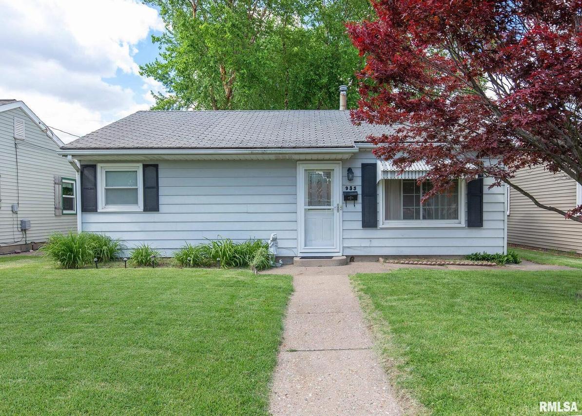 935 43rd Ave., Rock Island, IL