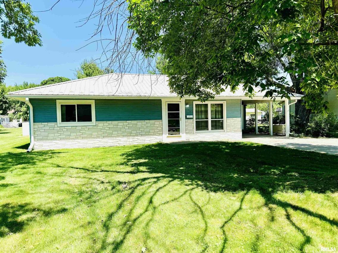 605 NW 3rd St., Aledo, IL 61231