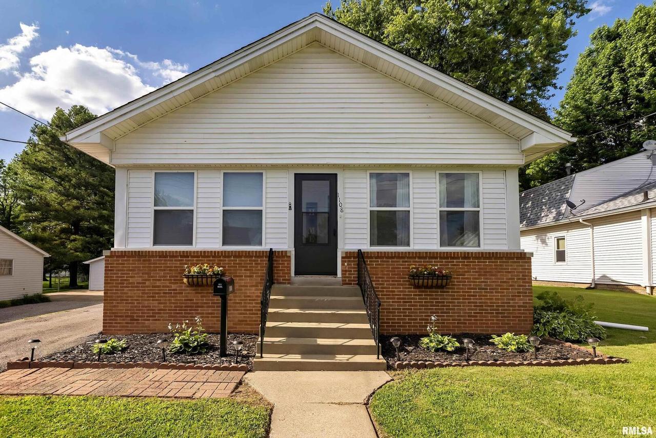 1108 W White St., Marion, IL 62959